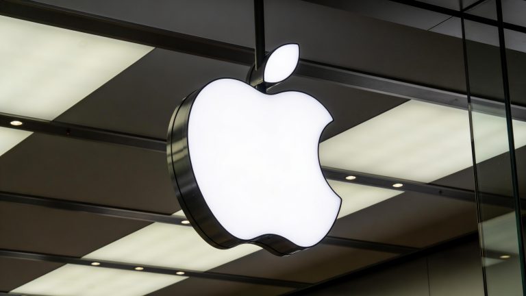 Apple Alerts iPhone Users Globally to Sophisticated Spyware Attacks